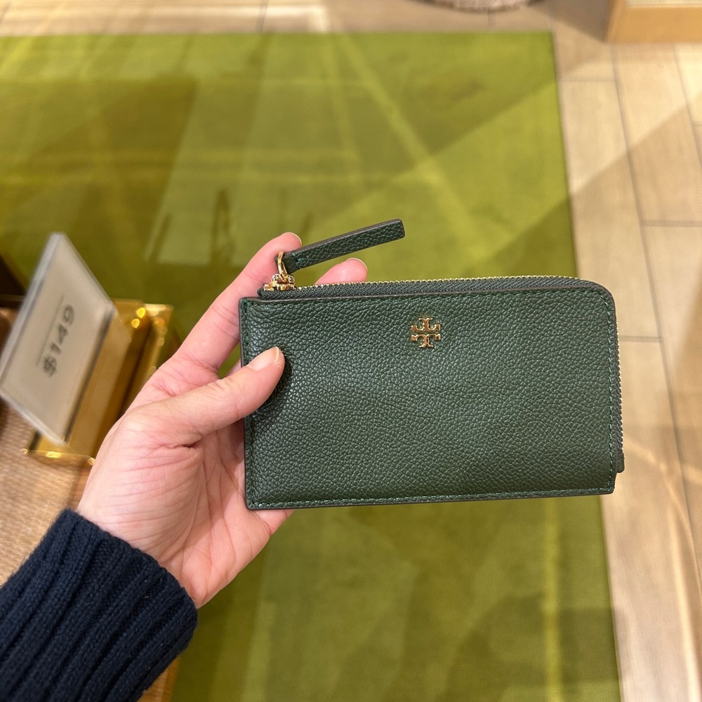 NWT💚Tory Burch Blake Zip Card Case Holder in Basil Green Pebble Leather 177026 - Picture 2 of 8